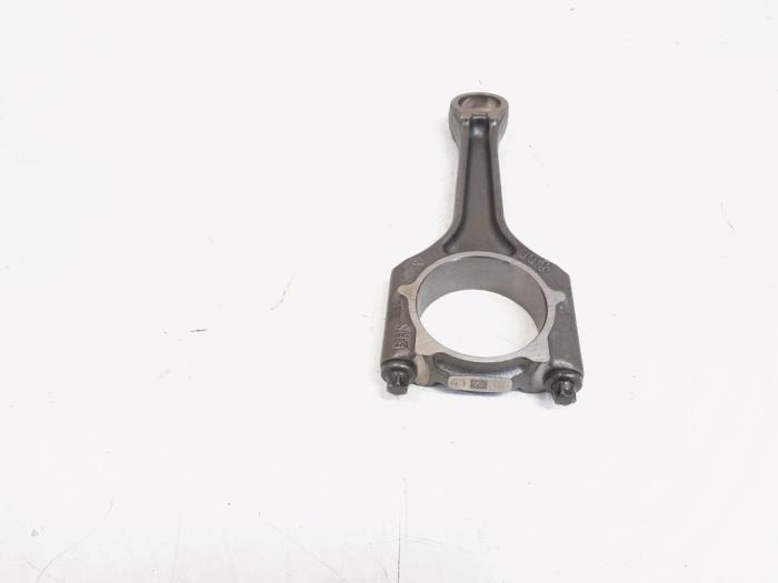 Usados Biela Volkswagen Golf VII (AUA) 2.0 R 4Motion 16V Precio € 69,95 Norma de margen ofrecido por GEJO Revisie & Onderdelen BV