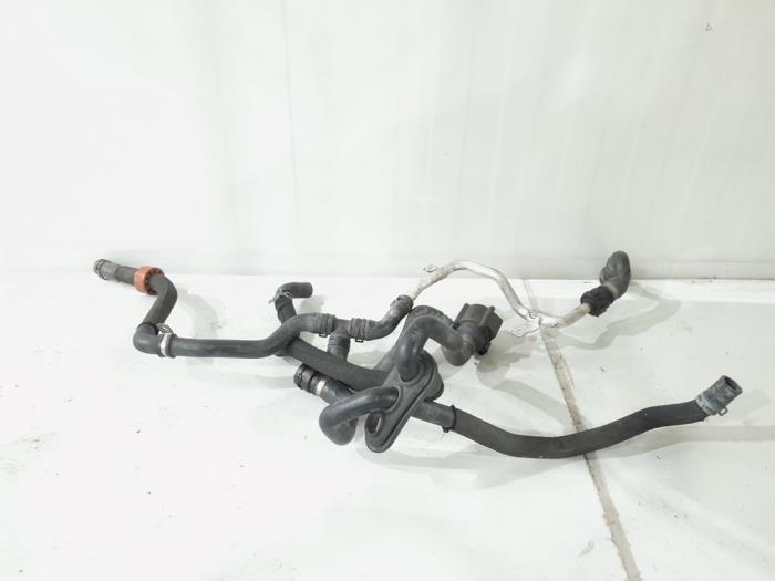 Begagnade Extra vattenpump Audi A4 (B8) 1.8 TFSI 16V Quattro Pris € 14,00 Marginaltabell erbjuds av GEJO Revisie & Onderdelen BV