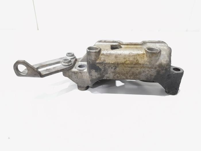 Used Engine mount Volkswagen Golf VI (5K1) 1.2 TSI BlueMotion Price € 16,00 Margin scheme offered by GEJO Revisie & Onderdelen BV
