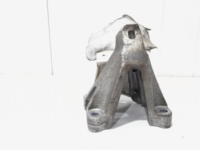 Used Engine mount Audi SQ5 (8RB) 3.0 TDI V6 24V Price € 12,00 Margin scheme offered by GEJO Revisie & Onderdelen BV