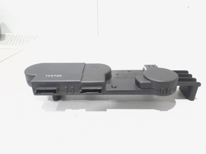 Używane Antena Porsche Panamera (970) 4.8 V8 32V 4S Cena € 39,00 Procedura marży oferowane przez GEJO Revisie & Onderdelen BV