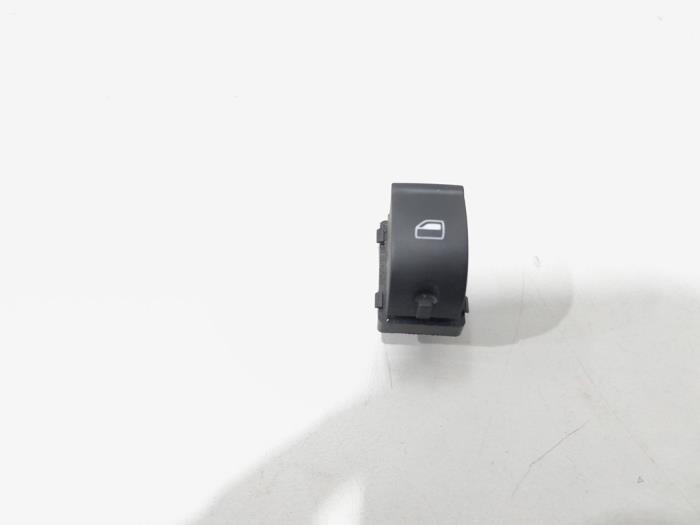 Usados Interruptor de ventanilla eléctrica Audi TT (8J3) 2.0 TFSI 16V Precio € 4,00 Norma de margen ofrecido por GEJO Revisie & Onderdelen BV