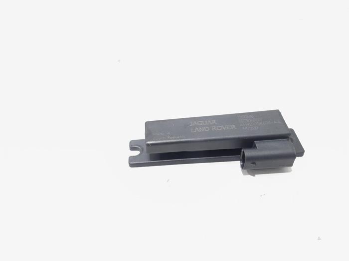 Używane Antena Landrover Range Rover Evoque (LVJ/LVS) 2.2 TD4 16V Cena € 12,00 Procedura marży oferowane przez GEJO Revisie & Onderdelen BV