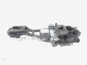 Gebrauchte Türgriff 4-türig links vorne Landrover Range Rover Evoque (LVJ/LVS) 2.2 TD4 16V Preis € 12,00 Margenregelung angeboten von GEJO Revisie & Onderdelen BV
