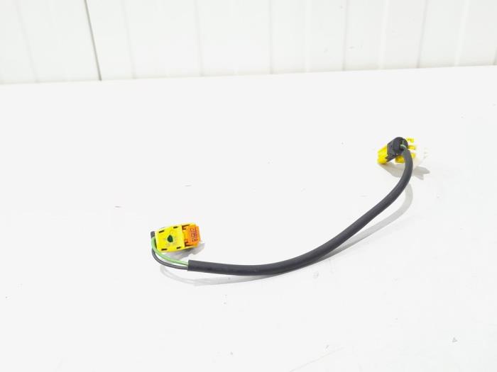 Używane Kabel (rózne) Volkswagen Polo VI (AW1) 1.0 TSI 12V Cena € 9,95 Procedura marży oferowane przez GEJO Revisie & Onderdelen BV