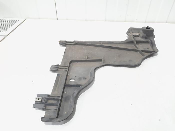 Begagnade Hasplåt Volkswagen Polo VI (AW1) 1.0 TSI 12V Pris € 9,00 Marginaltabell erbjuds av GEJO Revisie & Onderdelen BV