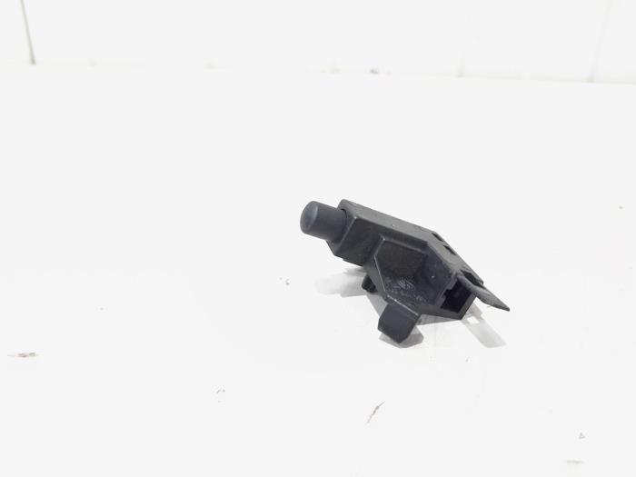 Gebrauchte Handbremse Schalter Volkswagen Golf Plus (5M1/1KP) 1.4 TSI 140 16V Preis € 4,00 Margenregelung angeboten von GEJO Revisie & Onderdelen BV