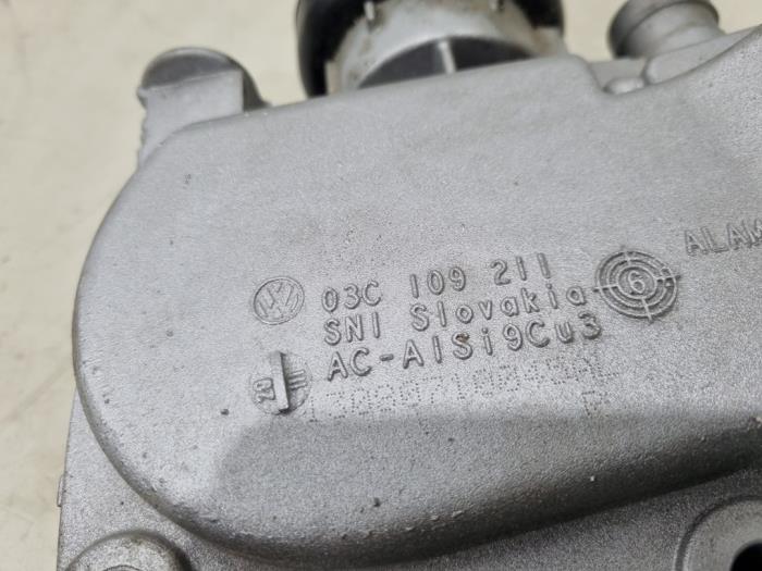 Couvercle de distribution d'un Volkswagen Golf VI (5K1) 1.4 TSI 122 16V