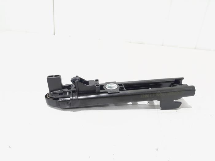 Begagnade Bältesskena Audi Q3 (8UB/8UG) 2.0 16V TFSI 200 Quattro Pris € 10,00 Marginaltabell erbjuds av GEJO Revisie & Onderdelen BV