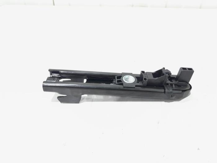 Begagnade Bältesskena Audi Q3 (8UB/8UG) 2.0 16V TFSI 200 Quattro Pris € 10,00 Marginaltabell erbjuds av GEJO Revisie & Onderdelen BV