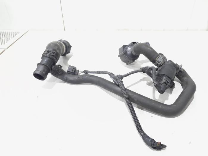 Begagnade Extra vattenpump Audi Q3 (8UB/8UG) 2.0 16V TFSI 200 Quattro Pris € 48,00 Marginaltabell erbjuds av GEJO Revisie & Onderdelen BV