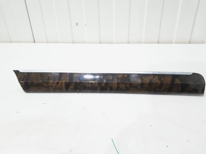 Door trim strip