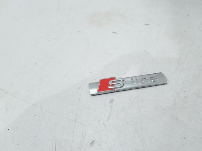 Begagnade Emblem Audi A3 Sportback (8VA/8VF) 1.4 TFSI ACT Ultra 16V Pris € 5,00 Marginaltabell erbjuds av GEJO Revisie & Onderdelen BV
