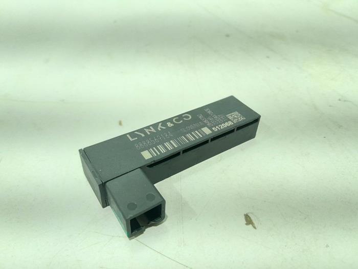 Używane Keyless Entry-Antena Lynk &amp; Co 01 1.5 PHEV Cena € 18,00 Procedura marży oferowane przez GEJO Revisie & Onderdelen BV