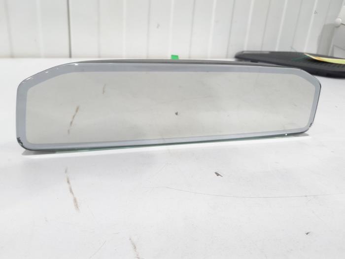 Używane Lusterko wewnetrzne Lynk &amp; Co 01 1.5 PHEV Cena € 24,00 Procedura marży oferowane przez GEJO Revisie & Onderdelen BV
