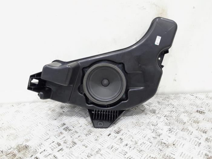 Begagnade Bashögtalare Lynk &amp; Co 01 1.5 PHEV Pris € 59,00 Marginaltabell erbjuds av GEJO Revisie & Onderdelen BV