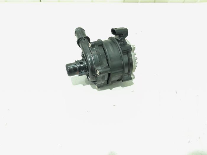 Begagnade Vattenpump Lynk &amp; Co 01 1.5 PHEV Pris € 99,00 Marginaltabell erbjuds av GEJO Revisie & Onderdelen BV