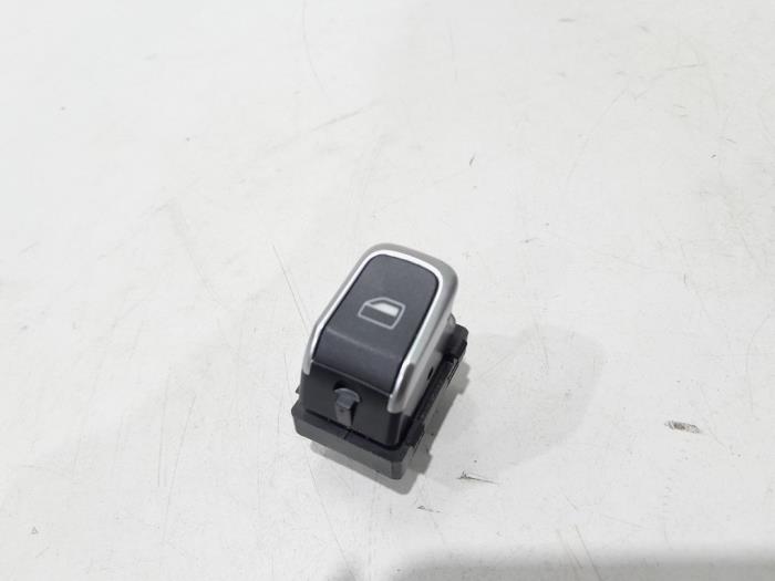 Usados Interruptor de ventanilla eléctrica Audi S4 Avant (B8) S4 3.0 TFSI V6 24V Precio € 7,00 Norma de margen ofrecido por GEJO Revisie & Onderdelen BV