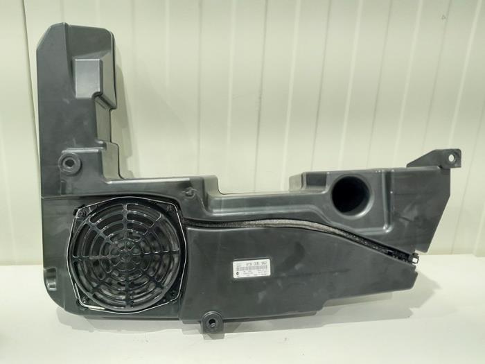 Używane Subwoofer Audi S4 Avant (B8) S4 3.0 TFSI V6 24V Cena € 24,00 Procedura marży oferowane przez GEJO Revisie & Onderdelen BV