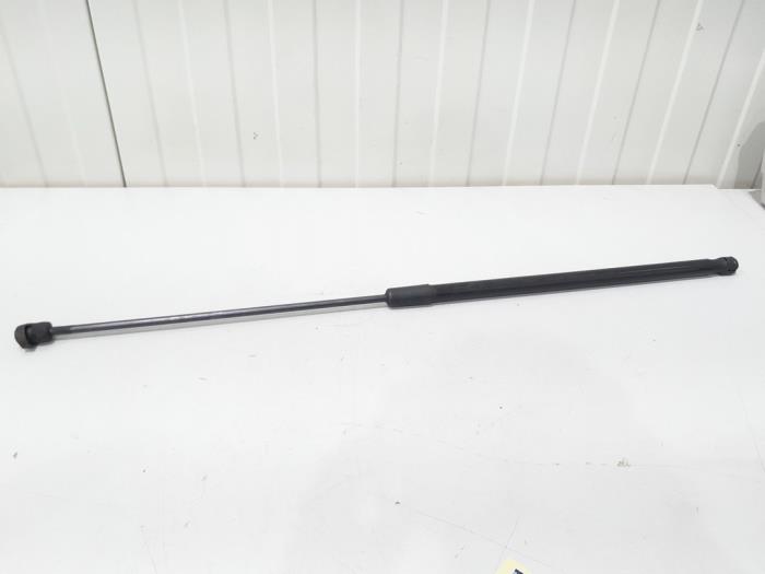 Gasfjäder, motorhuv, höger från en Audi A3 (8P1) 1.8 16V TFSI 2008