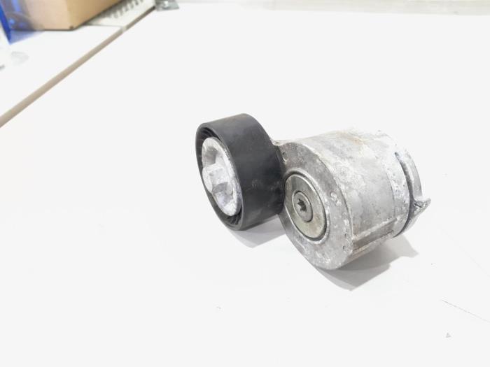 Usados Rodillo tensor correa múltiple Fiat 500X (334) 1.0 FireFly Turbo 120 12V Precio € 15,00 Norma de margen ofrecido por GEJO Revisie & Onderdelen BV