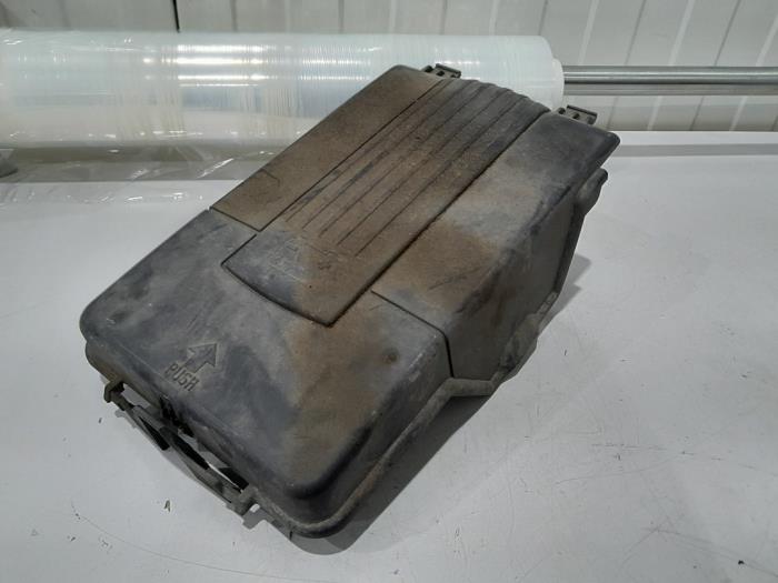 Begagnade Batterilock Volkswagen Caddy III (2KA,2KH,2CA,2CH) 1.6 TDI 16V Pris € 9,00 Marginaltabell erbjuds av GEJO Revisie & Onderdelen BV