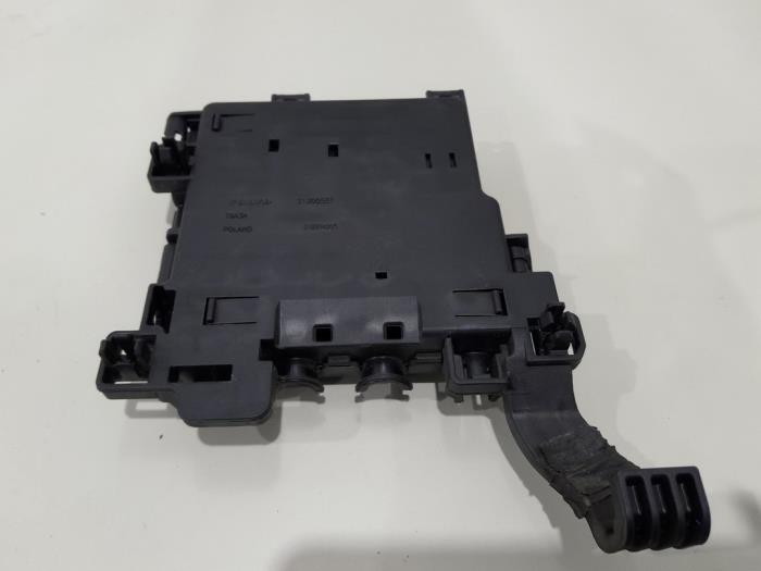 Fuse box Volvo V50 1.6 D2 16V - 31300557 VOLVO