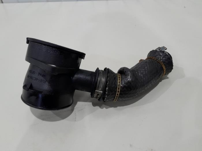 Gebrauchte Intercooler Rohr Volvo V50 (MW) 1.6 D2 16V Preis € 15,00 Margenregelung angeboten von GEJO Revisie & Onderdelen BV