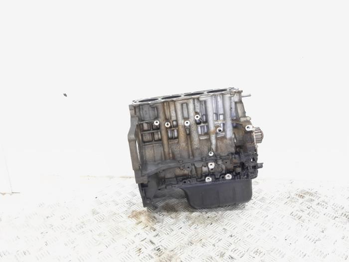 Used Engine crankcase Volvo V50 (MW) 1.6 D2 16V Price € 200,00 Margin scheme offered by GEJO Revisie & Onderdelen BV