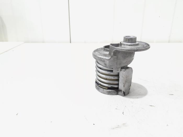 Usados Rodillo tensor correa múltiple Volkswagen Polo IV (9N1/2/3) 1.4 TDI 80 Precio € 10,00 Norma de margen ofrecido por GEJO Revisie & Onderdelen BV