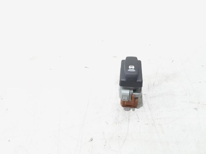 Usados Interruptor PDC Renault Espace (JK) 2.0 16V Turbo Precio € 9,00 Norma de margen ofrecido por GEJO Revisie & Onderdelen BV