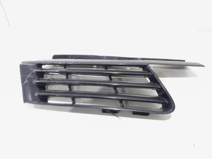 Gebrauchte Grill Renault Espace (JK) 2.0 16V Turbo Preis € 10,00 Margenregelung angeboten von GEJO Revisie & Onderdelen BV
