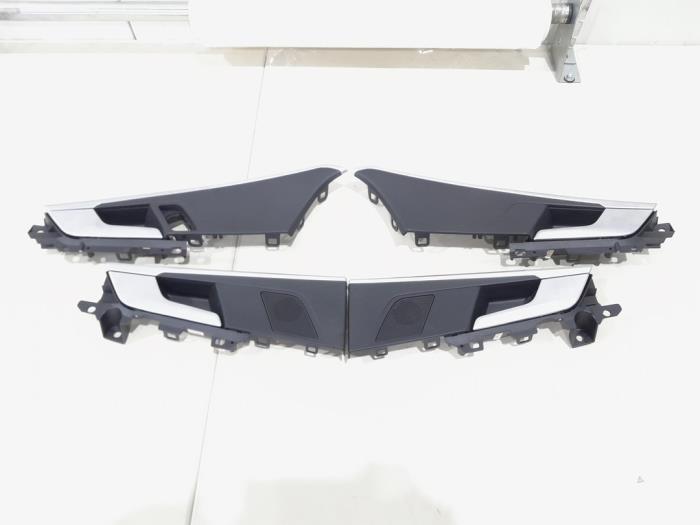 Gebrauchte Handgriff Set Audi A4 Avant (B9) 2.0 TDI Ultra 16V Preis € 99,95 Margenregelung angeboten von GEJO Revisie & Onderdelen BV