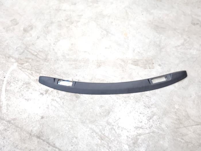 Gebrauchte Windschutzscheibe blende Audi A3 Cabriolet (8P7) 1.2 TFSI Preis € 19,00 Margenregelung angeboten von GEJO Revisie & Onderdelen BV