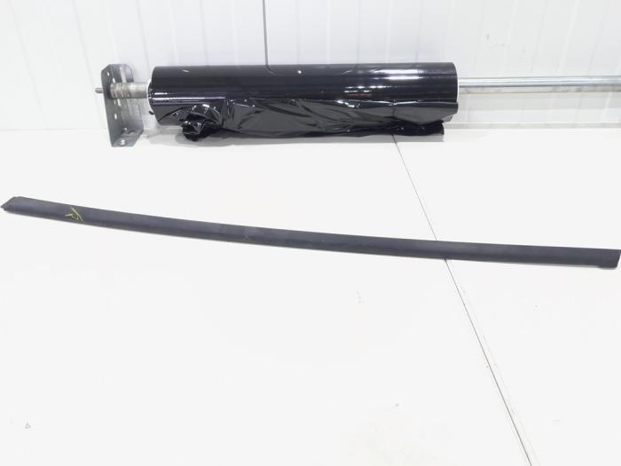 Usados Aleta de ventanilla Audi A3 Cabriolet (8P7) 1.2 TFSI Precio € 5,00 Norma de margen ofrecido por GEJO Revisie & Onderdelen BV
