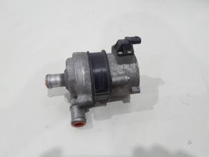 Usagé Pompe à eau Audi A4 Avant (B9) 2.0 TDI Ultra 16V Prix € 135,00 Règlement à la marge proposé par GEJO Revisie & Onderdelen BV