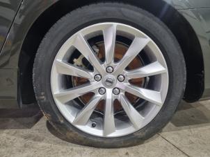 Begagnade Hjuluppsättning + däck Volvo S90 II 2.0 T8 Twin Engine 16V AWD Pris € 450,00 Marginaltabell erbjuds av GEJO Revisie & Onderdelen BV