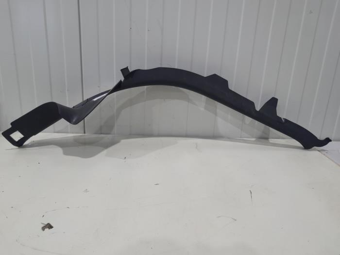 Seat side bottom trim