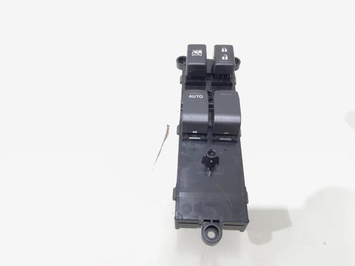 Używane Przelacznik combi okienny Suzuki Baleno (EW/FW) 1.2 Dual Jet 16V Cena € 64,00 Procedura marży oferowane przez GEJO Revisie & Onderdelen BV