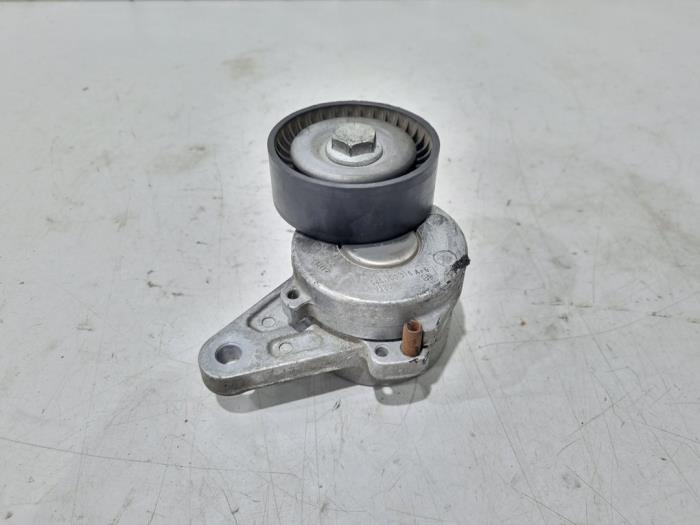Usados Tensor correa múltiple Audi A4 Avant (B9) 2.0 TDI Ultra 16V Precio € 9,00 Norma de margen ofrecido por GEJO Revisie & Onderdelen BV