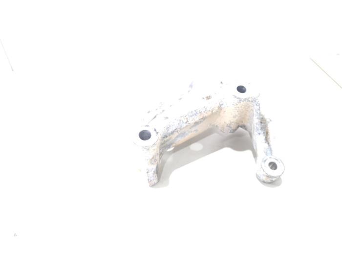 Used Engine mount Volvo V90 II (PW) 2.0 B4 16V Mild Hybrid Price € 30,00 Margin scheme offered by GEJO Revisie & Onderdelen BV