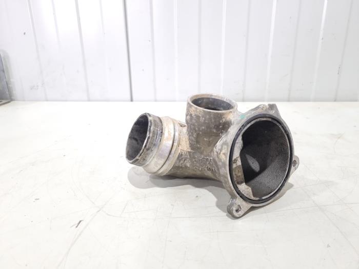 Gebrauchte Intercooler Rohr Volvo V90 II (PW) 2.0 B4 16V Mild Hybrid Preis € 40,00 Margenregelung angeboten von GEJO Revisie & Onderdelen BV