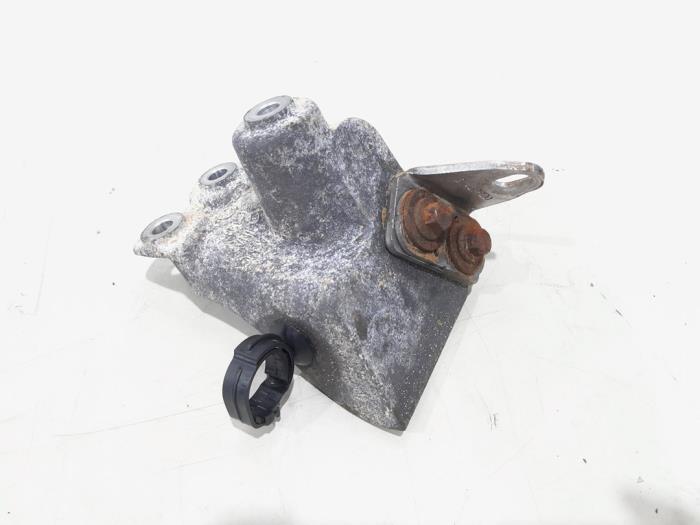Used Engine mount Volvo V90 II (PW) 2.0 B4 16V Mild Hybrid Price € 19,95 Margin scheme offered by GEJO Revisie & Onderdelen BV