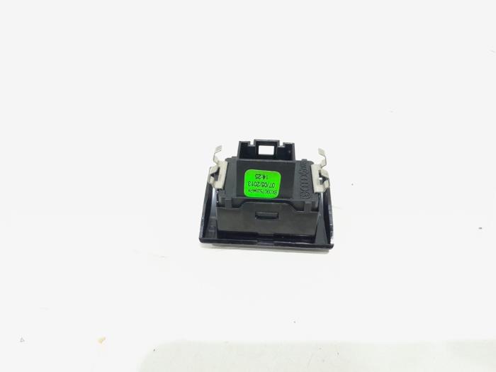 Gebrauchte Lichtsensor Audi A1 Sportback (8XA/8XF) 1.6 TDI 16V Preis € 9,00 Margenregelung angeboten von GEJO Revisie & Onderdelen BV