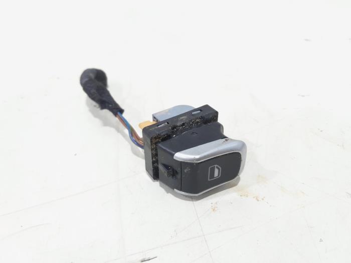 Usados Interruptor de ventanilla eléctrica Audi SQ5 (8RB) 3.0 TDI V6 24V Precio € 7,00 Norma de margen ofrecido por GEJO Revisie & Onderdelen BV