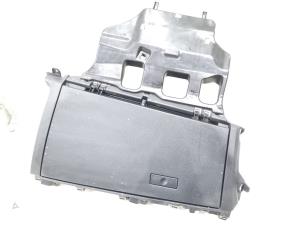 Gebrauchte Handschuhfach Toyota C-HR (X1,X5) 1.8 16V Hybrid Preis € 69,95 Margenregelung angeboten von GEJO Revisie & Onderdelen BV