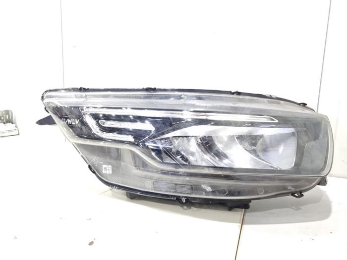 Używane Reflektor prawy Iveco Daily Cena € 199,00 Procedura marży oferowane przez GEJO Revisie & Onderdelen BV