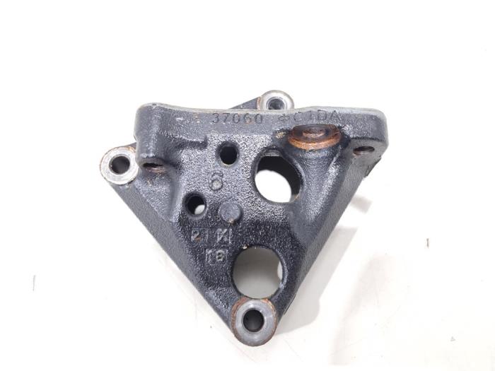 Used Engine mount Toyota C-HR (X1,X5) 1.8 16V Hybrid Price € 35,00 Margin scheme offered by GEJO Revisie & Onderdelen BV