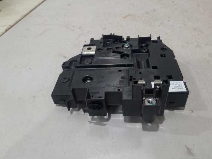 Gebrauchte Stromverteiler Lynk &amp; Co 01 1.5 Preis € 19,99 Margenregelung angeboten von GEJO Revisie & Onderdelen BV