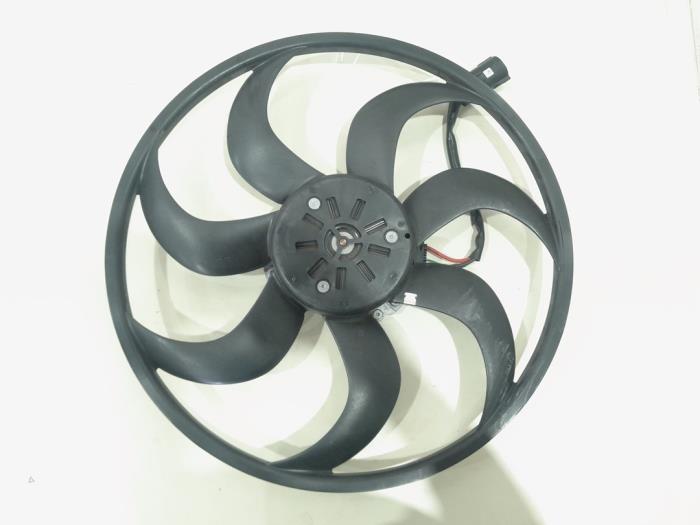 Używane Modul wentylator Lynk &amp; Co 01 1.5 Cena € 149,99 Procedura marży oferowane przez GEJO Revisie & Onderdelen BV